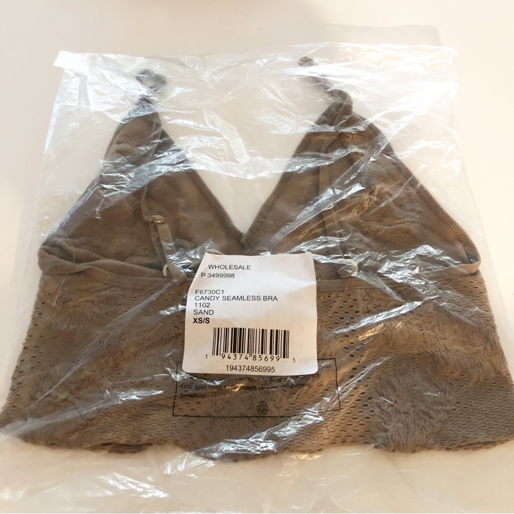 NWT INTIMATELY FREE PEOPLE Candy Textured Seamless Bralette in Sand XS/S - Picture 13 of 16